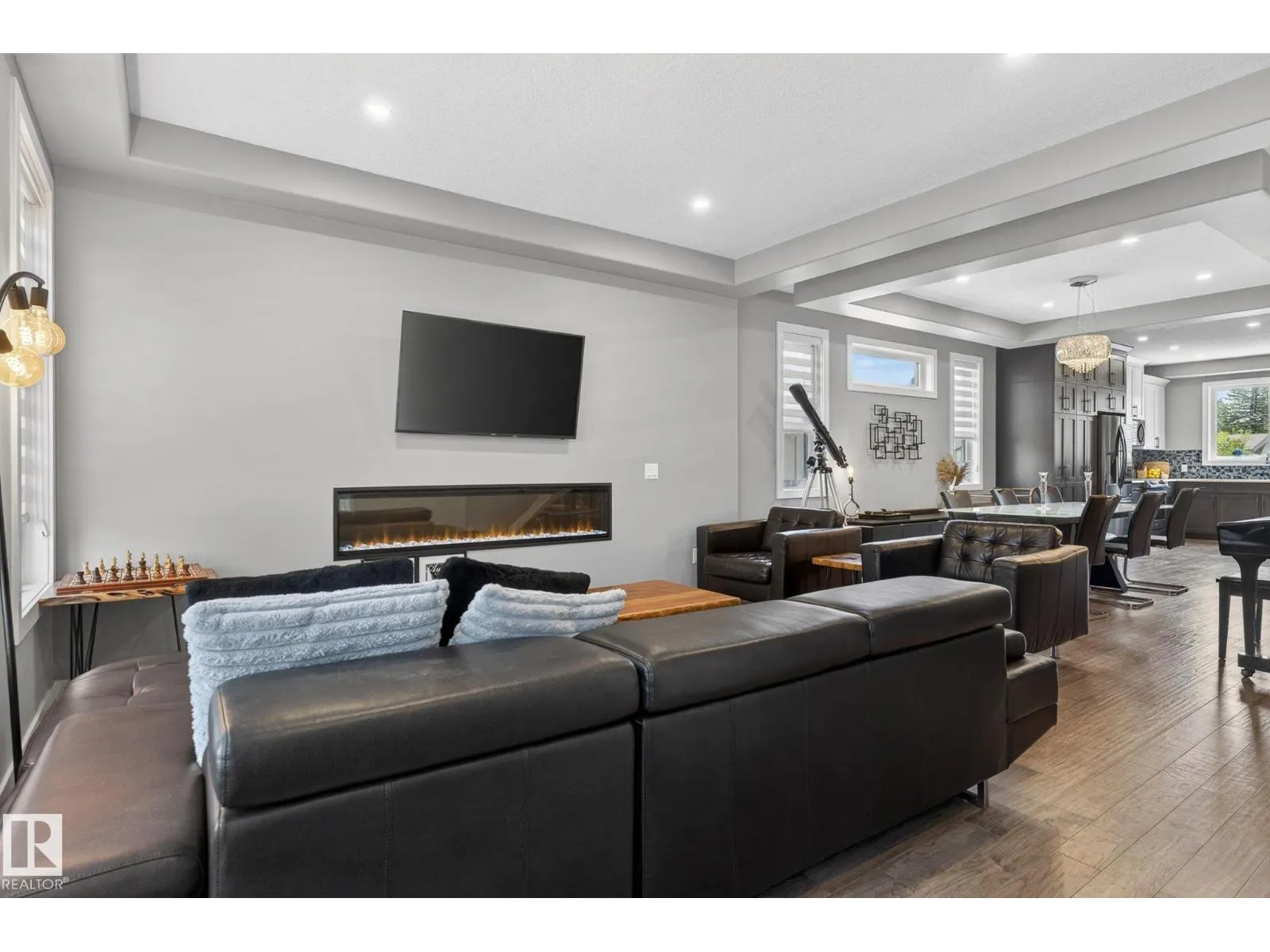 8809 148 ST NW