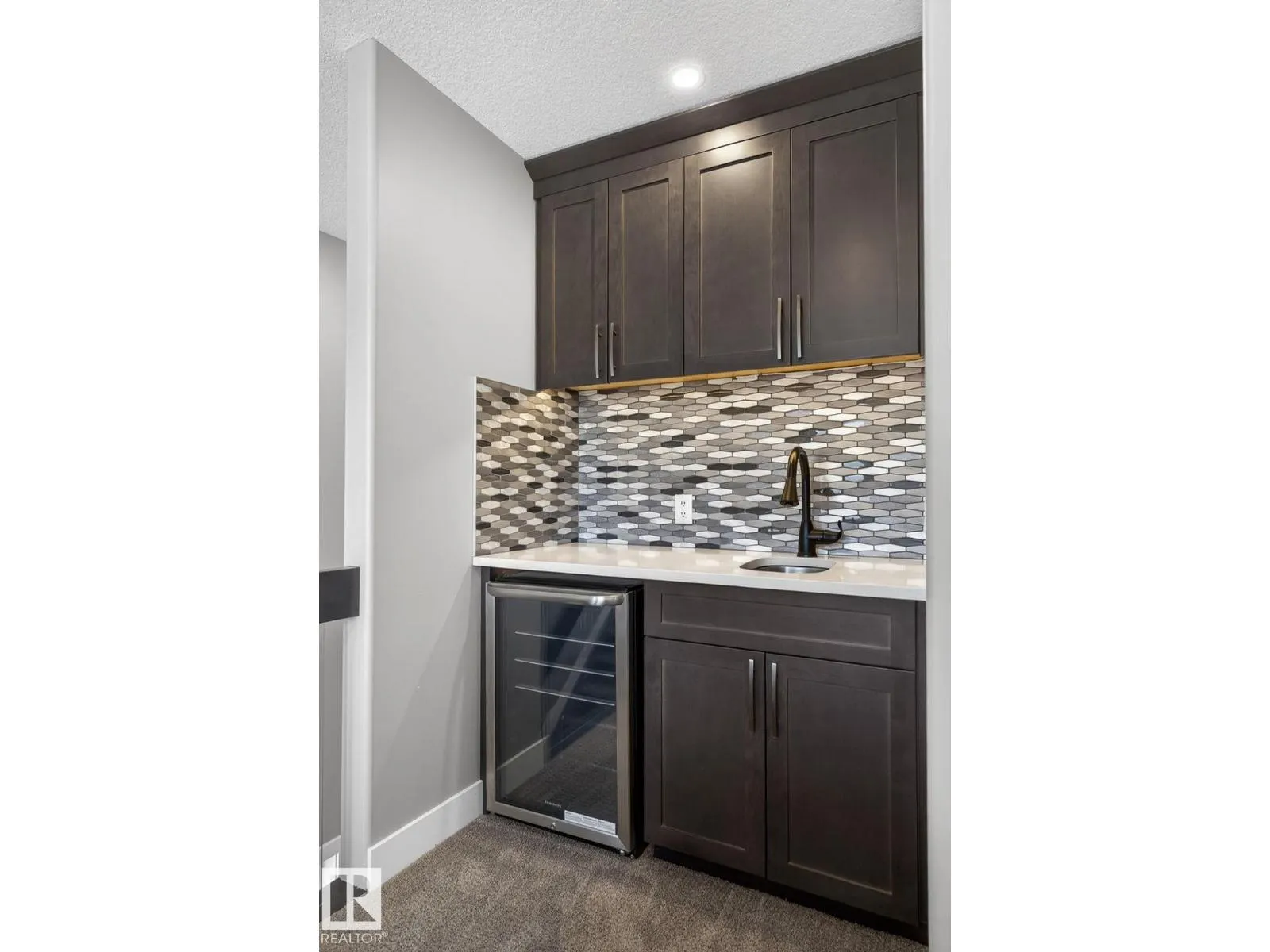8809 148 ST NW