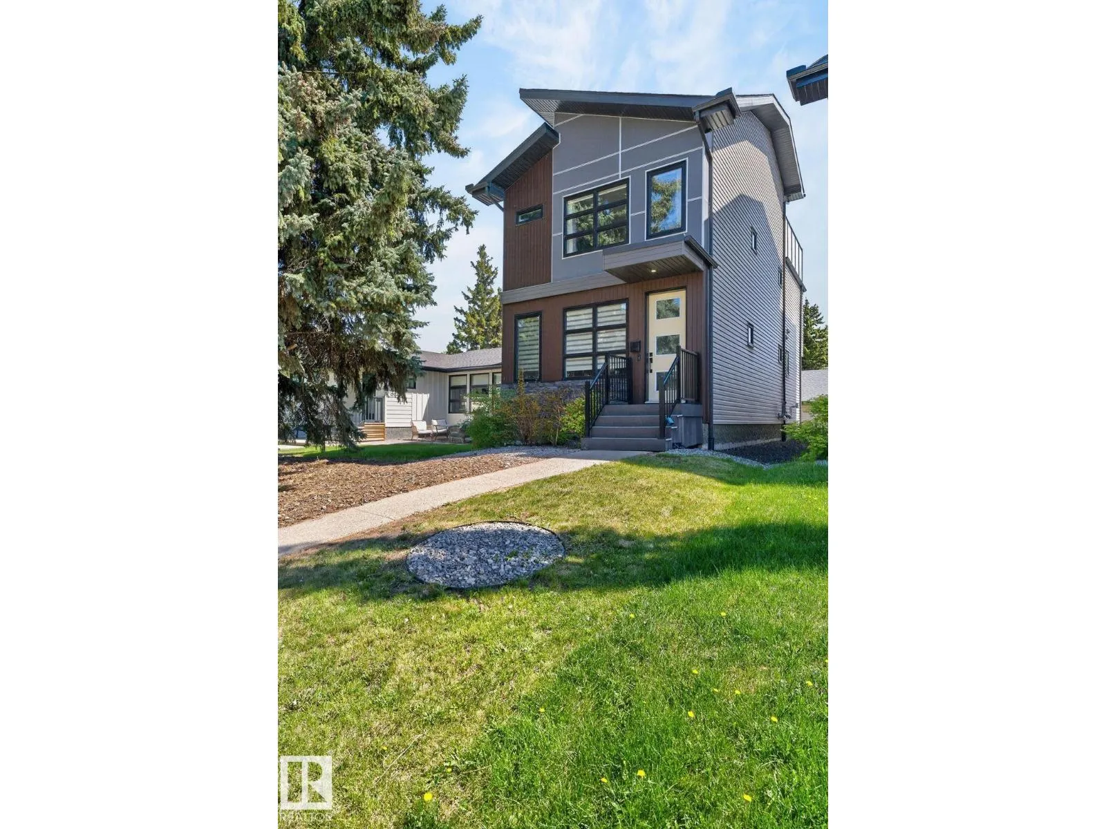 8809 148 ST NW