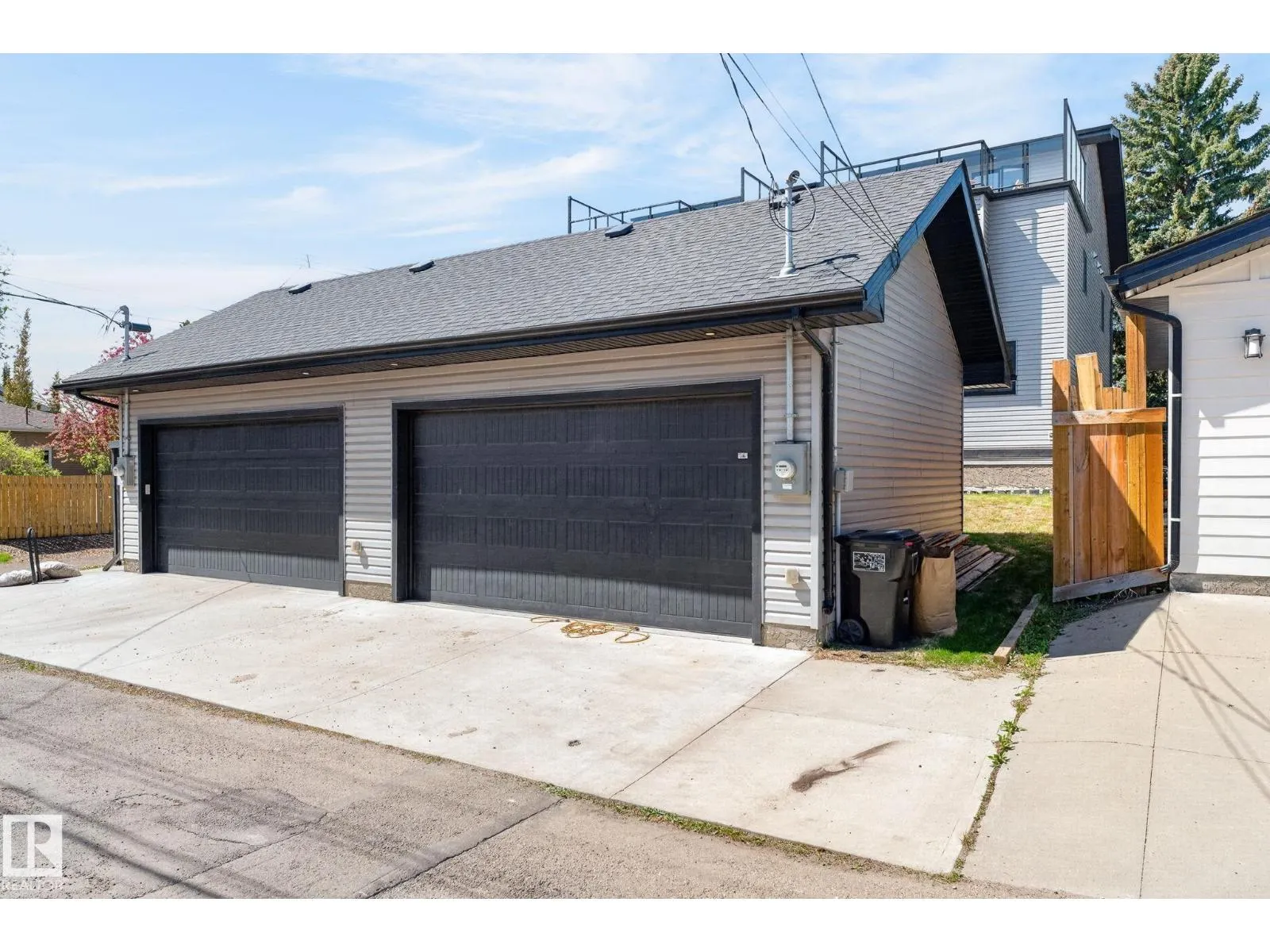 8809 148 ST NW