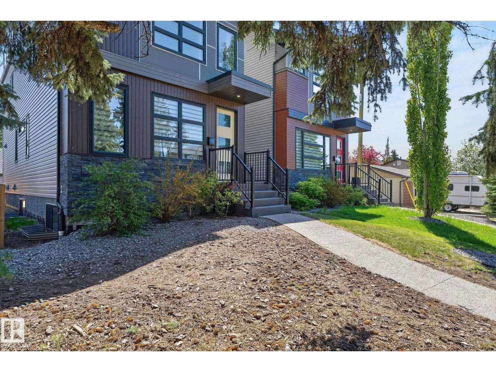 8809 148 ST NW