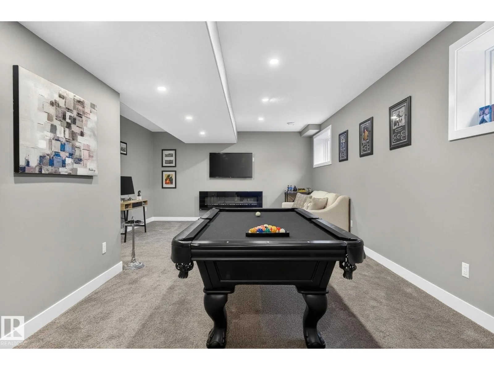 8809 148 ST NW