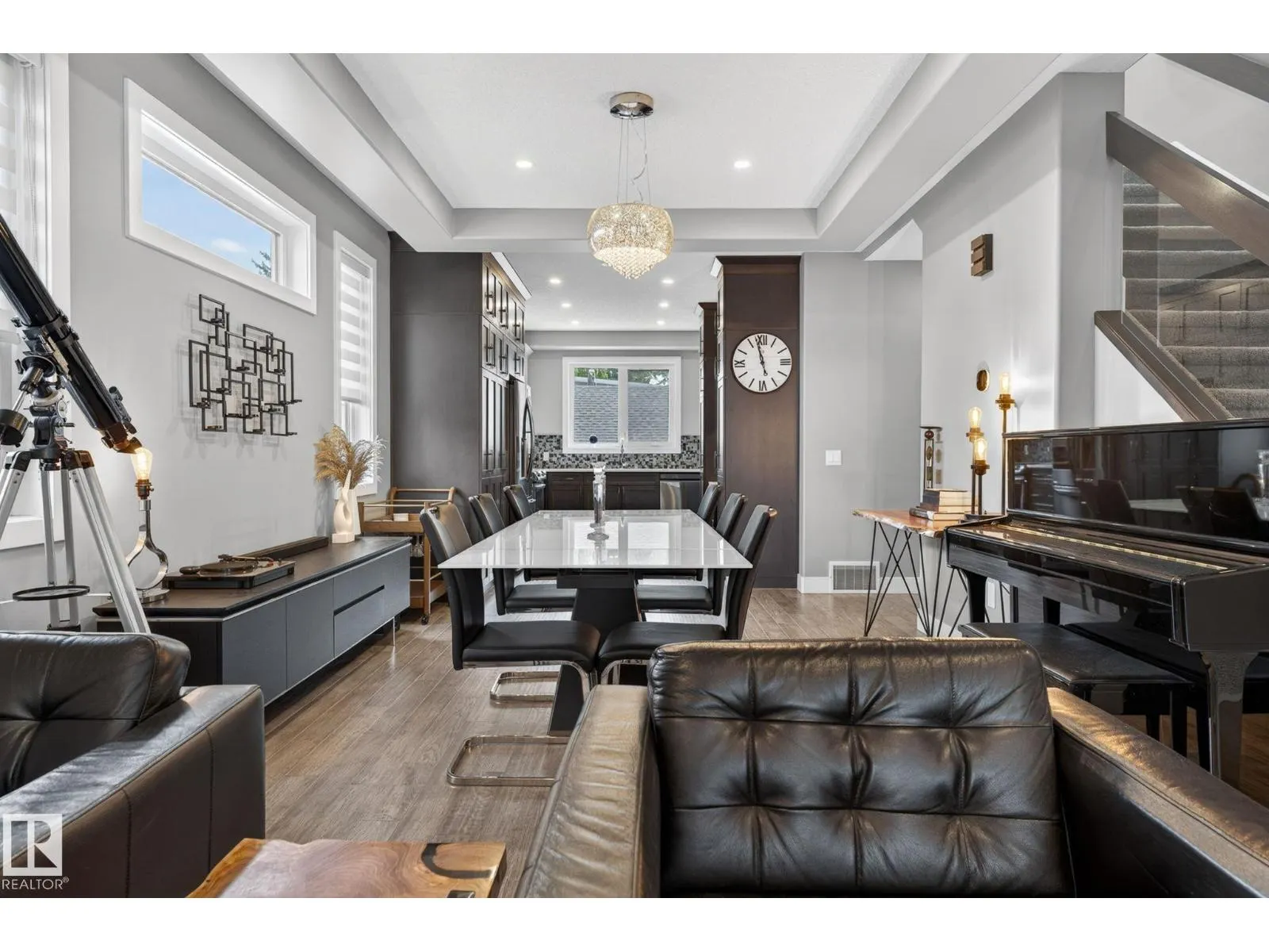 8809 148 ST NW