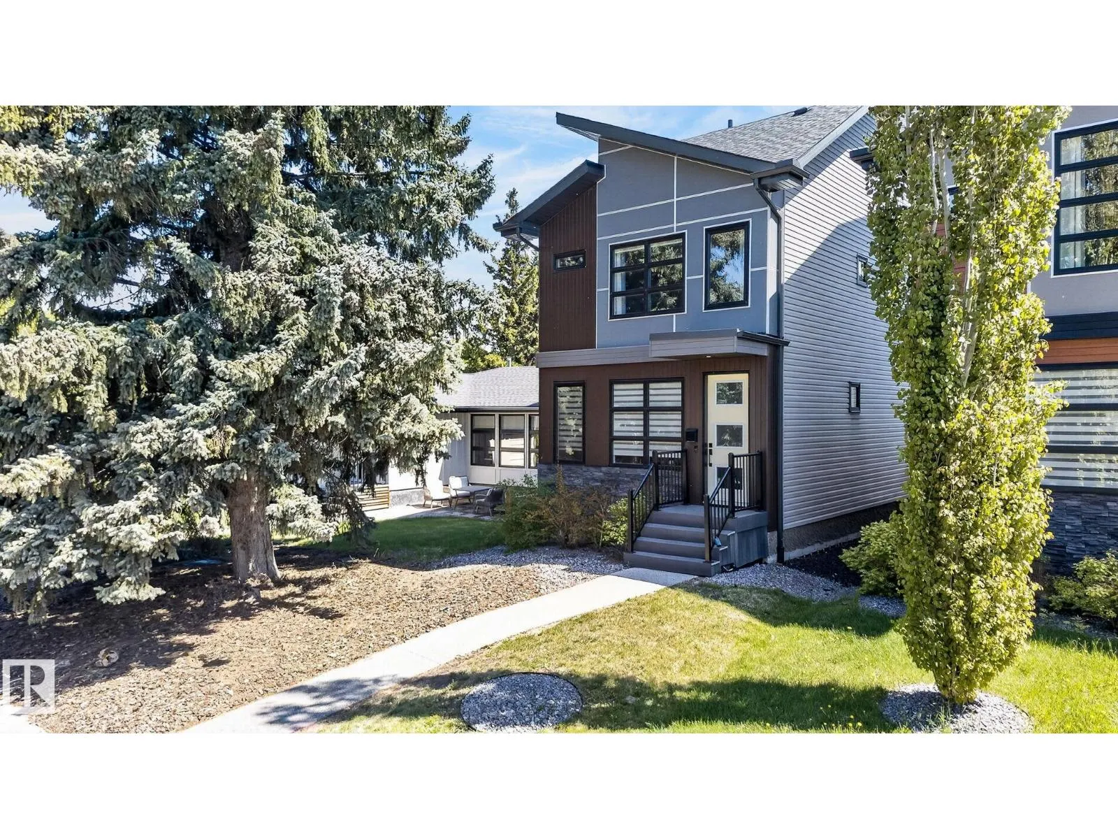 8809 148 ST NW
