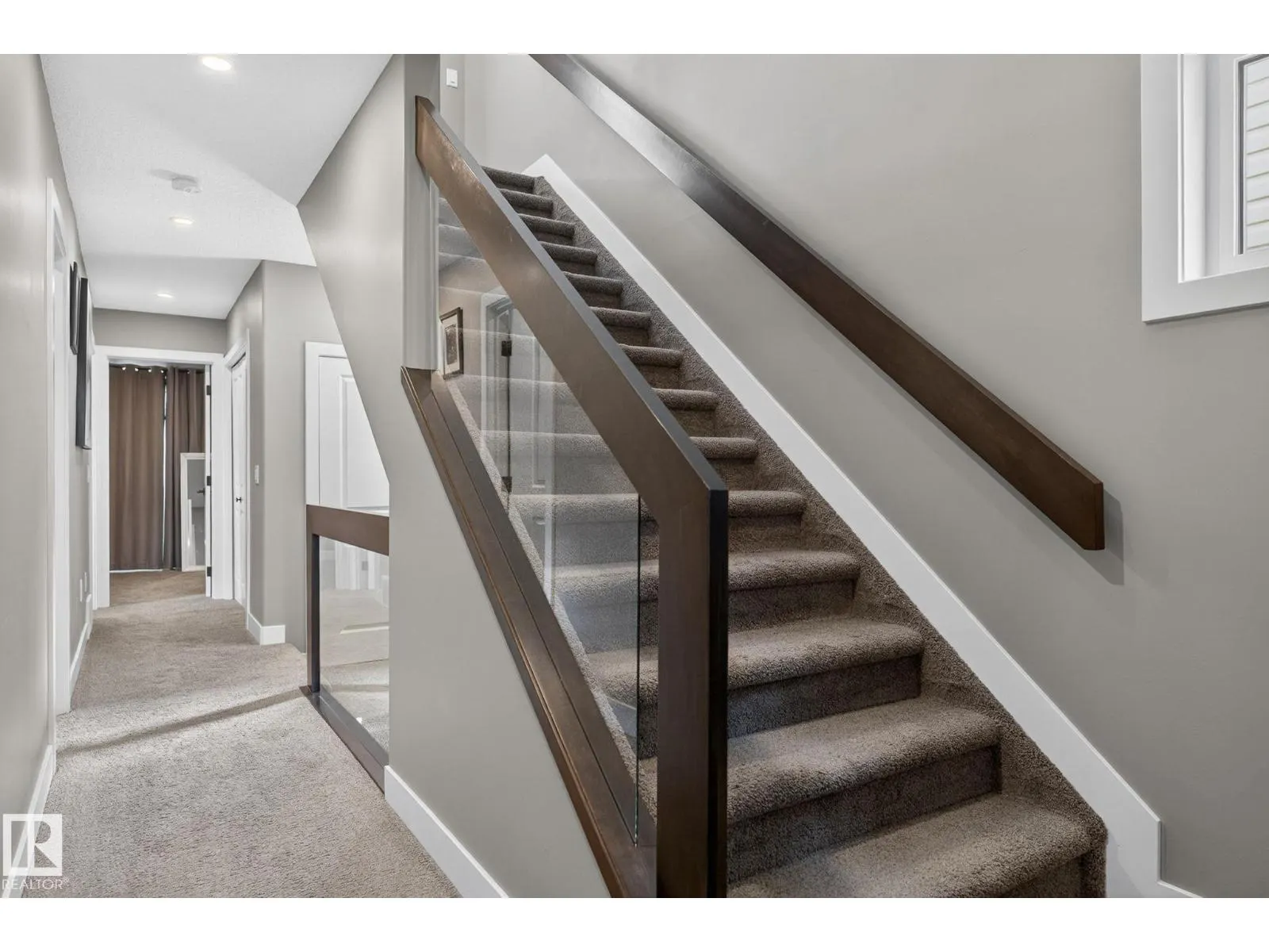 8809 148 ST NW