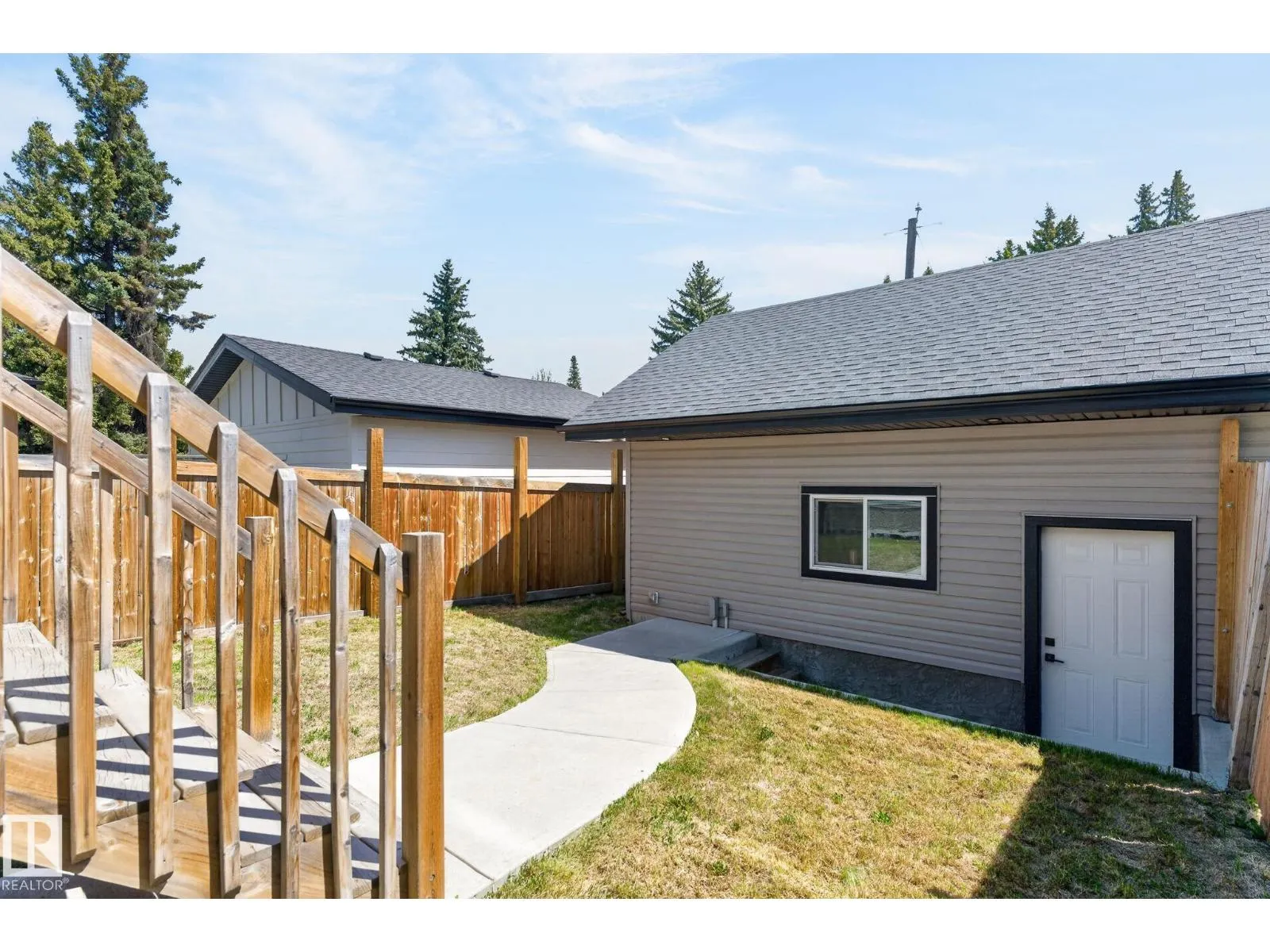 8809 148 ST NW