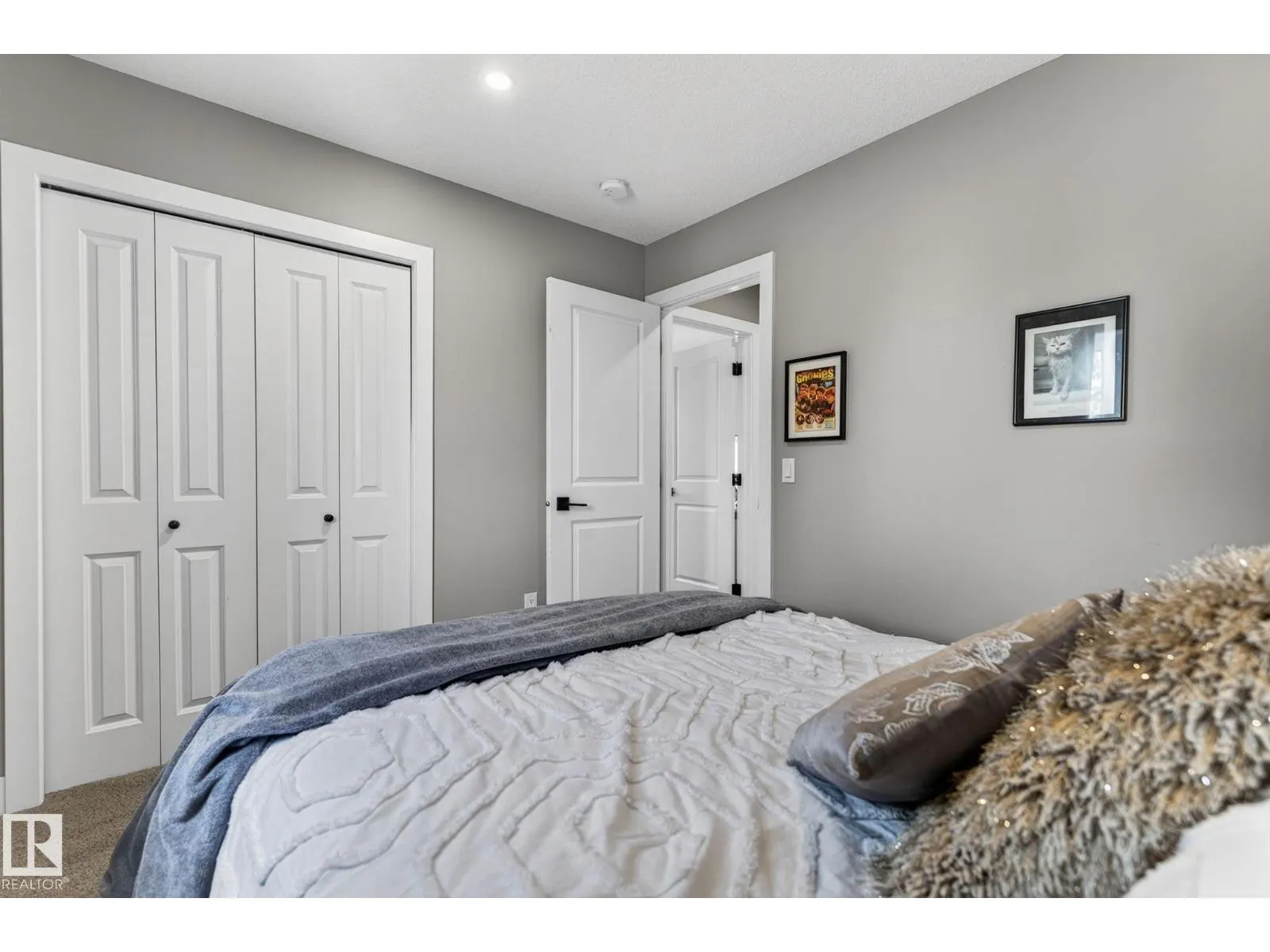 8809 148 ST NW