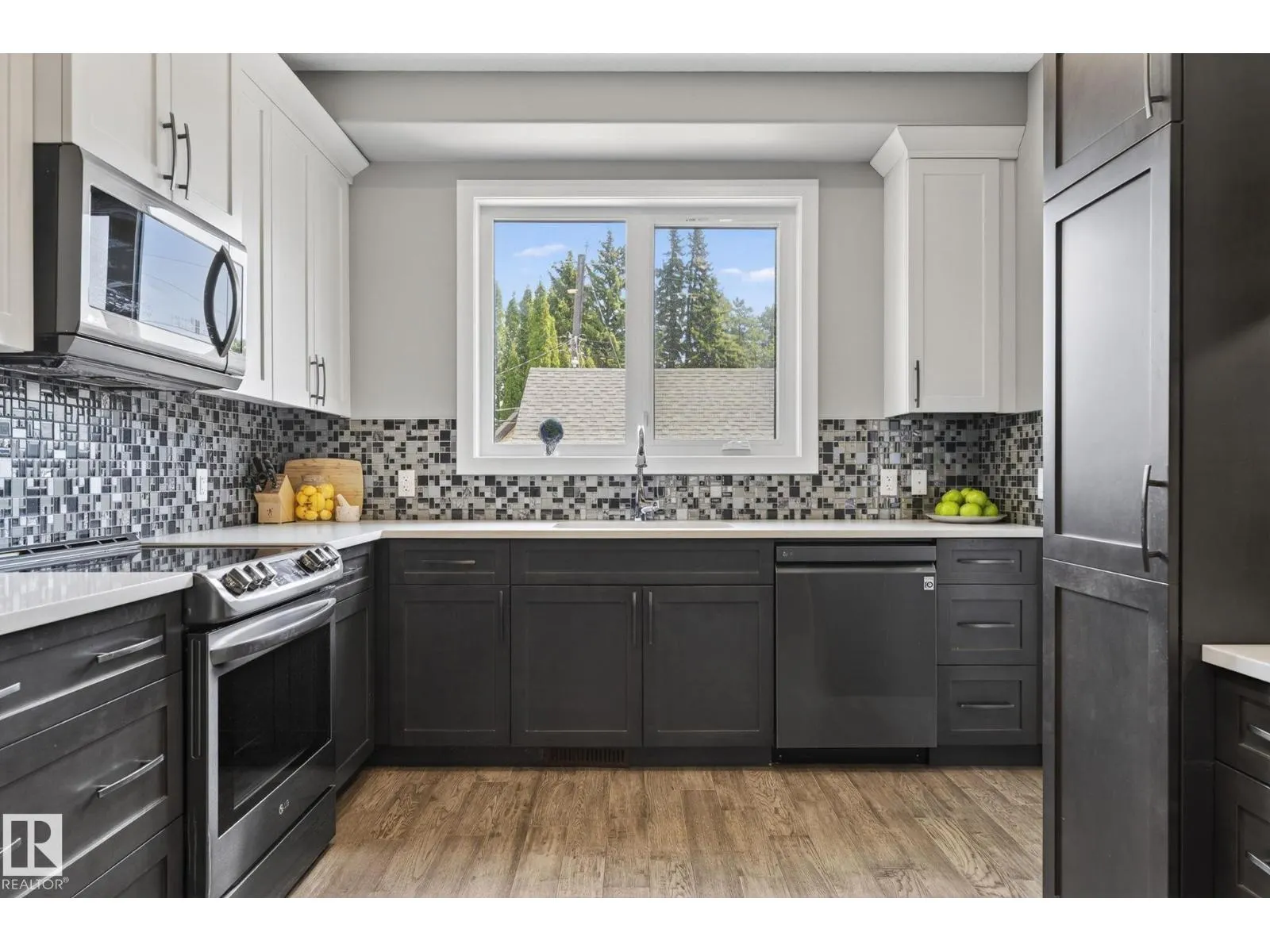 8809 148 ST NW