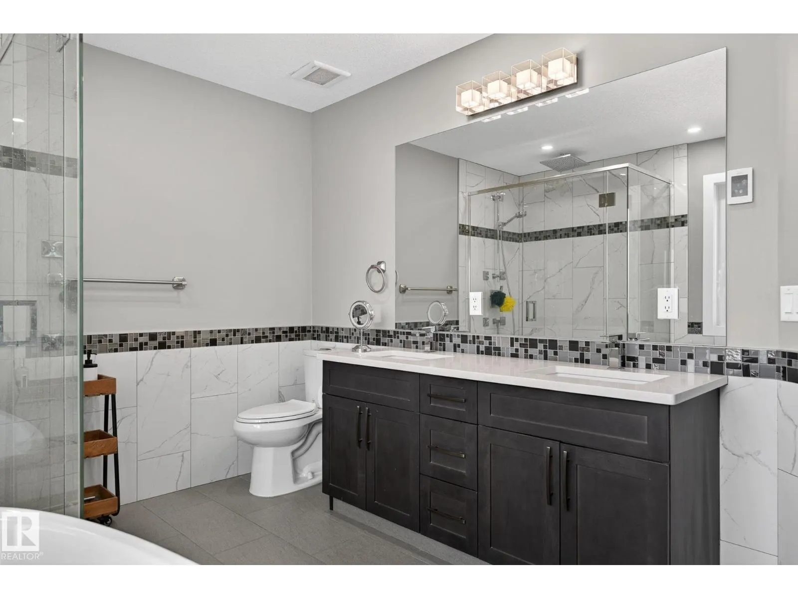 8809 148 ST NW
