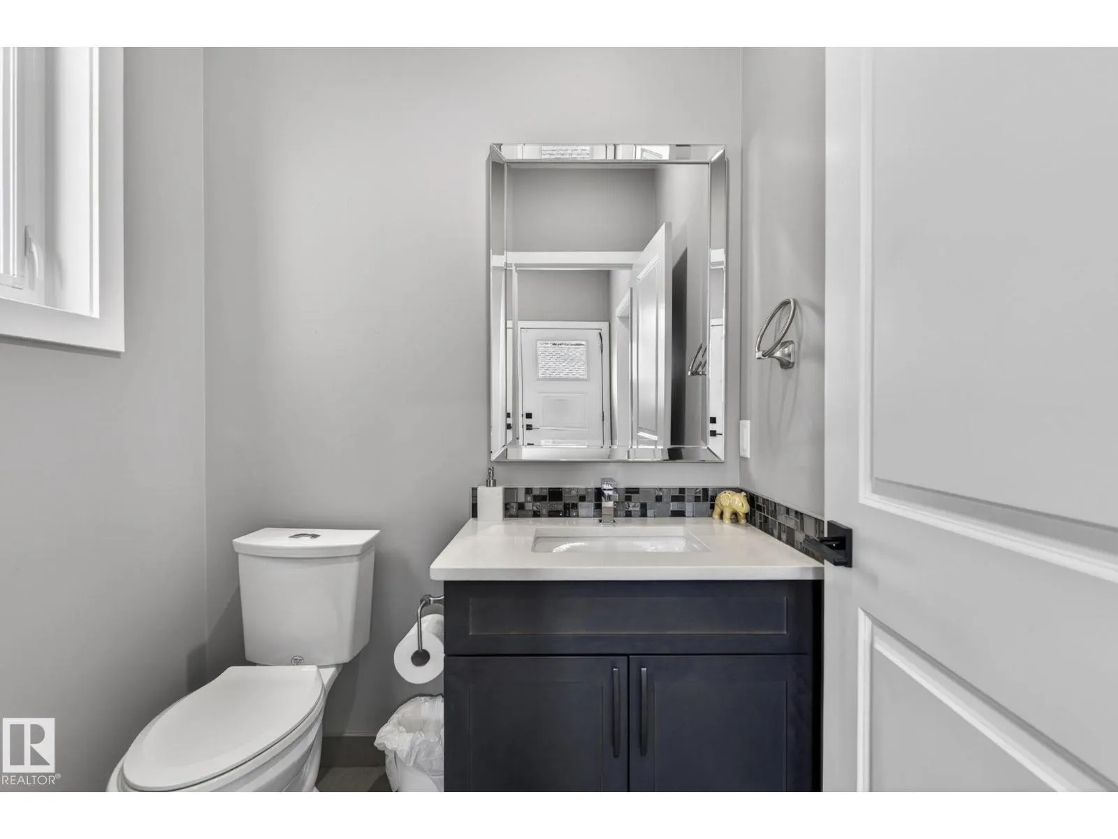 8809 148 ST NW