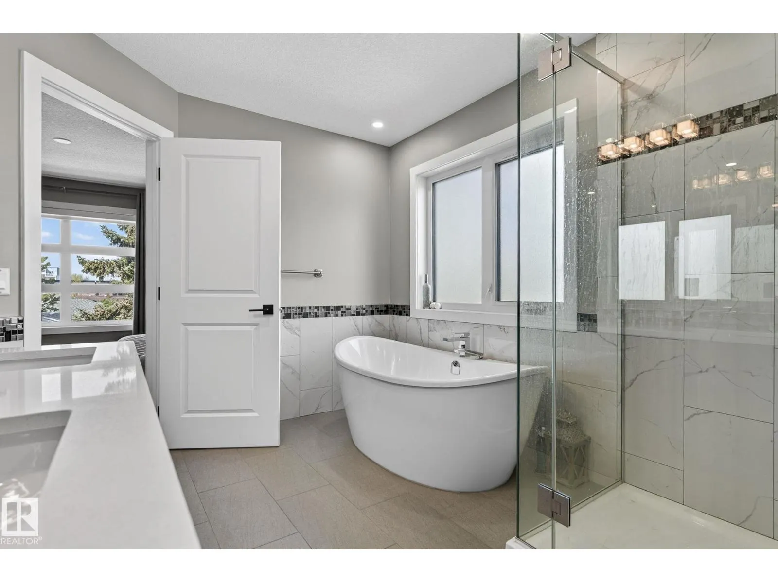 8809 148 ST NW
