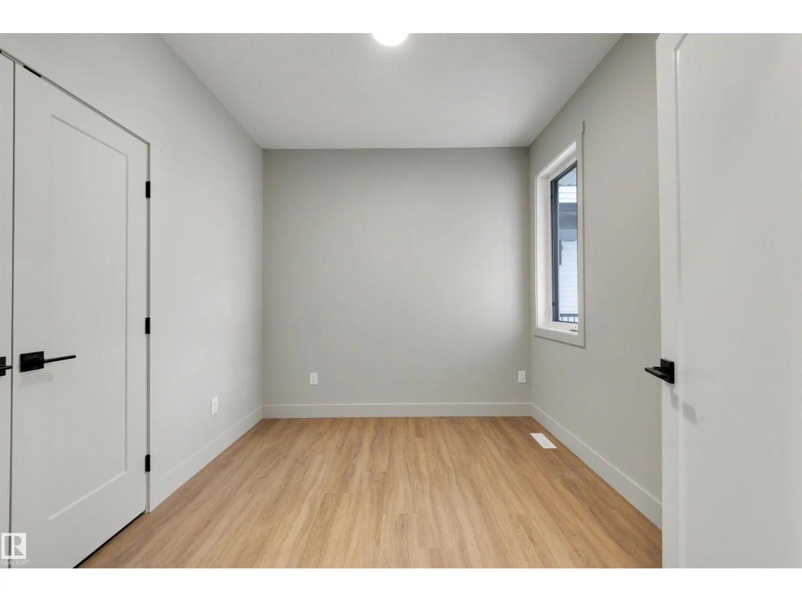 16 Grayson GR