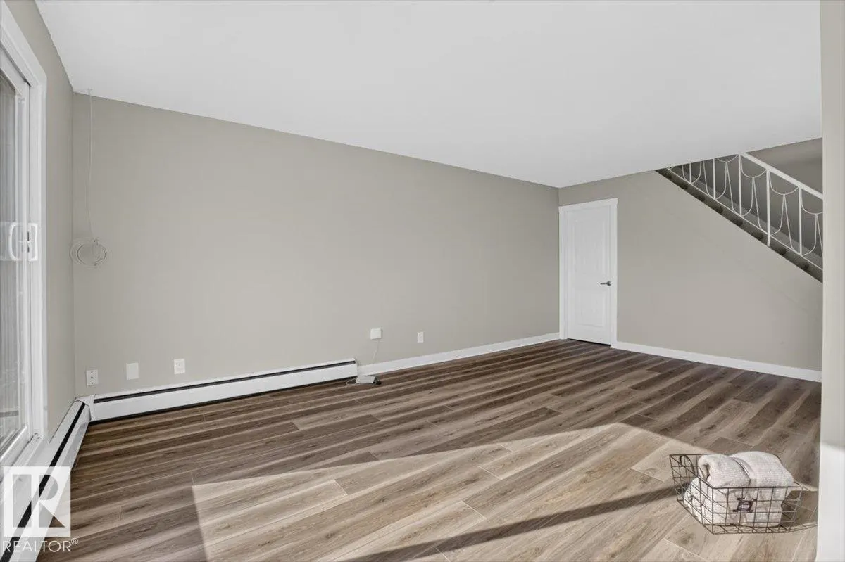 #205 11429 124 ST NW