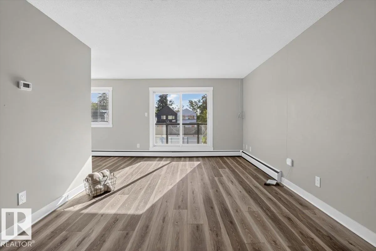 #205 11429 124 ST NW