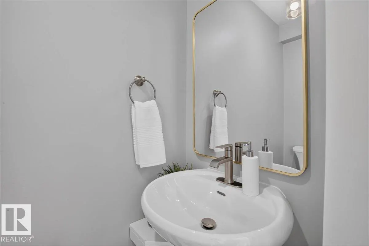 #205 11429 124 ST NW