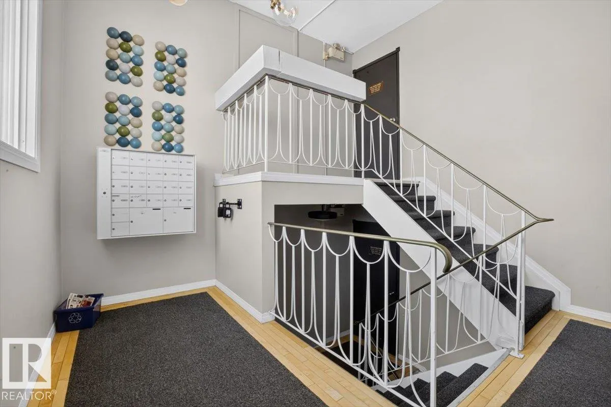 #205 11429 124 ST NW