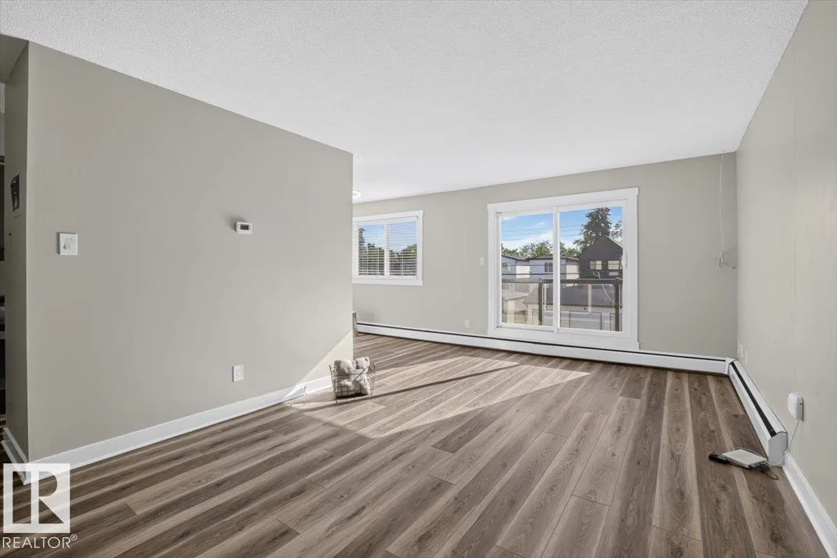 #205 11429 124 ST NW
