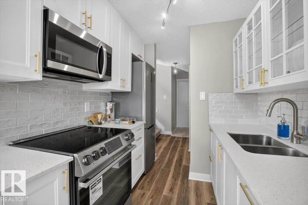 #205 11429 124 ST NW