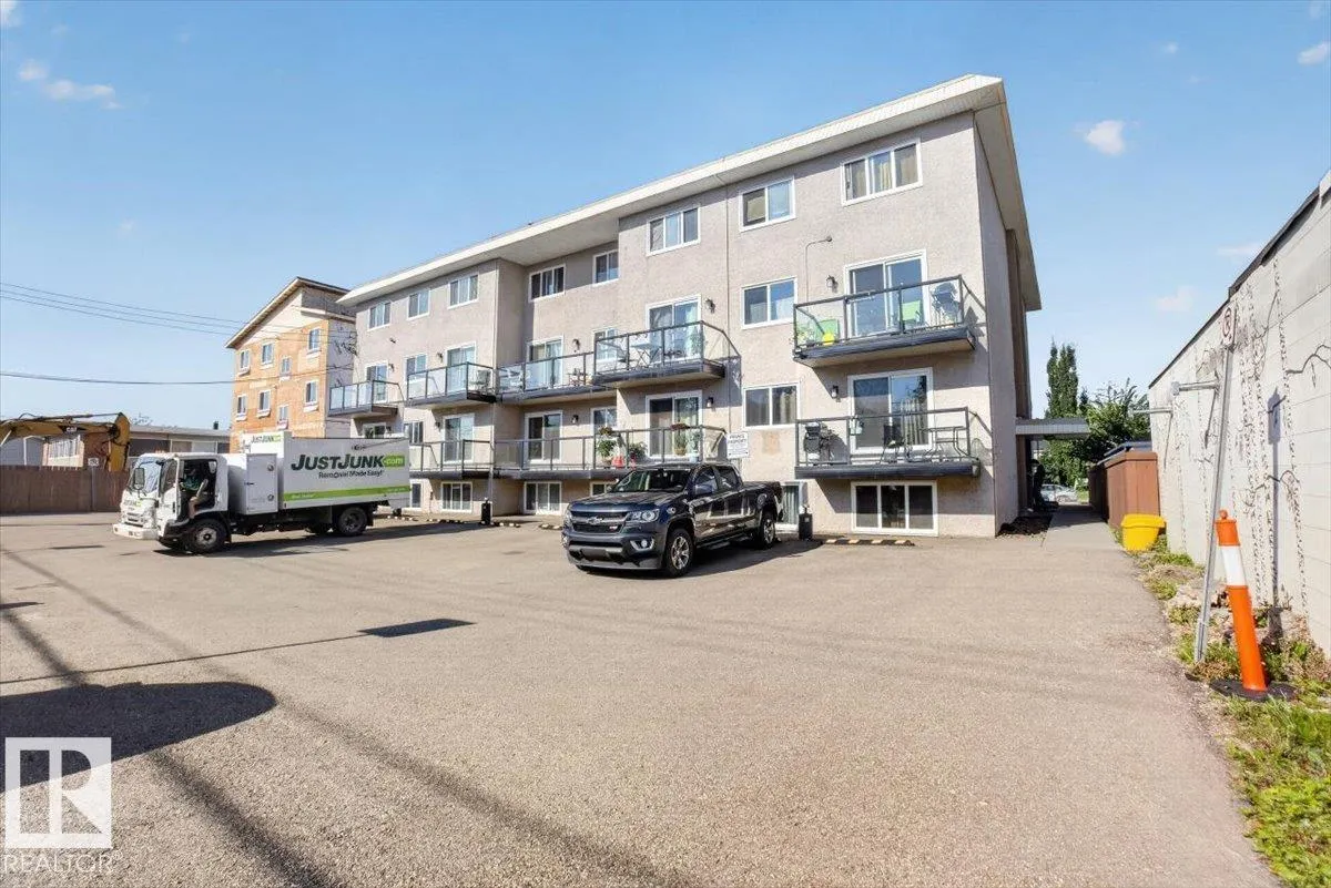#205 11429 124 ST NW