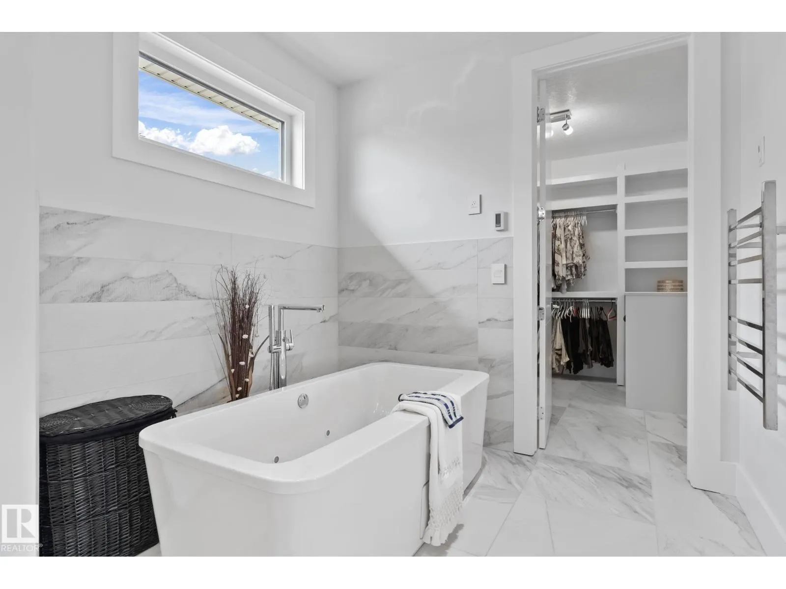 3652 WESTCLIFF WY SW