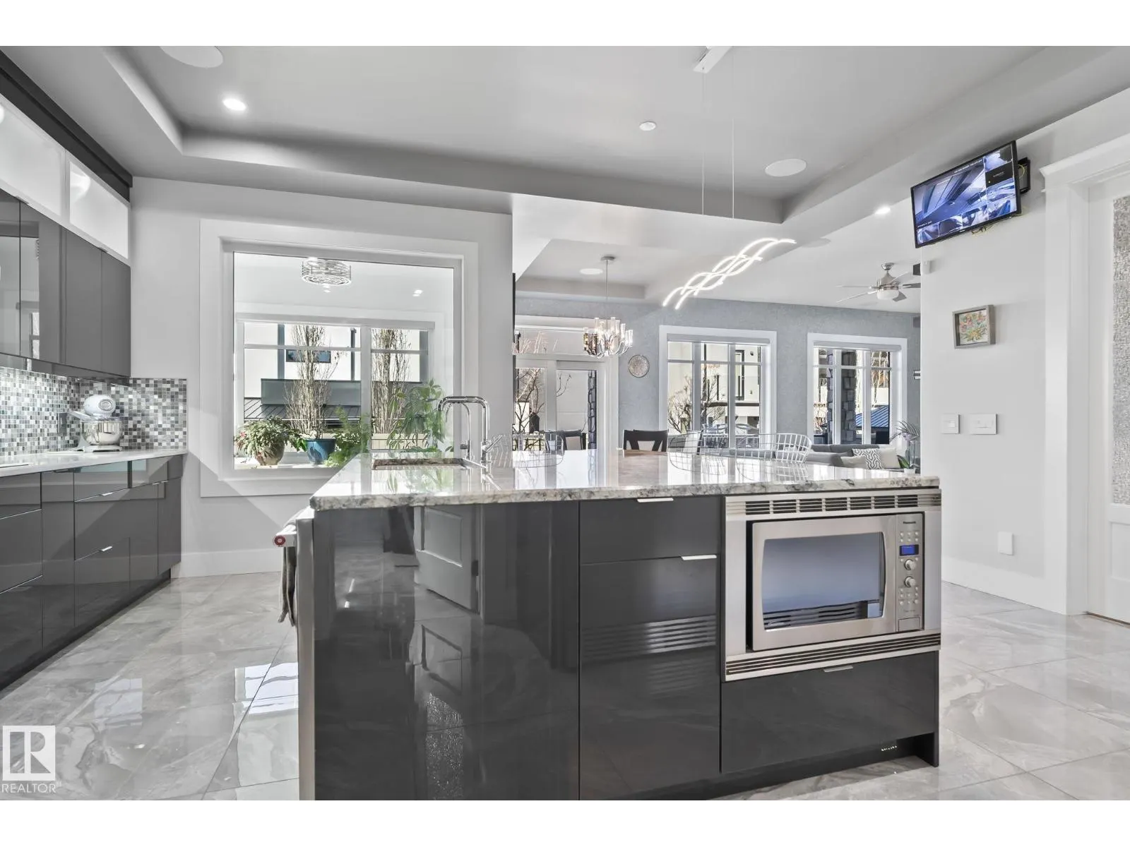 3652 WESTCLIFF WY SW