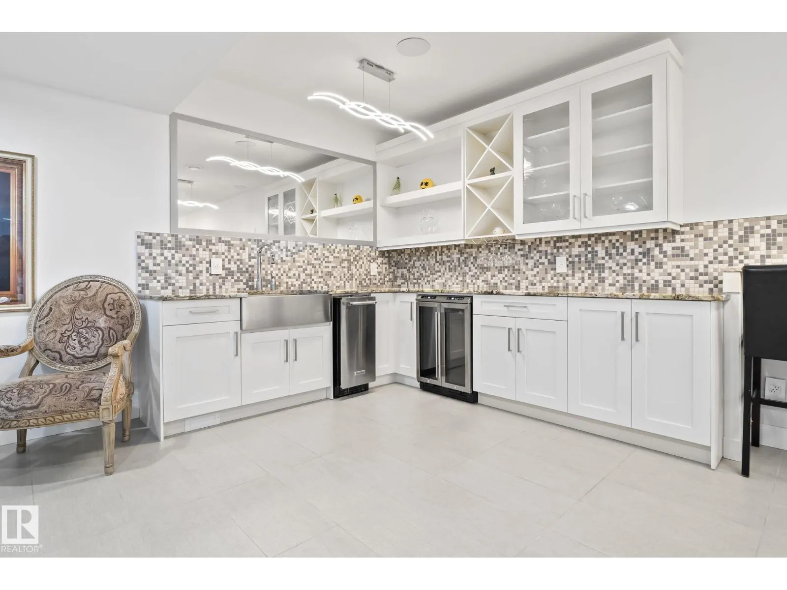 3652 WESTCLIFF WY SW