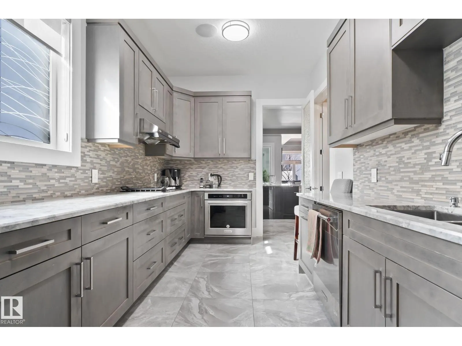 3652 WESTCLIFF WY SW