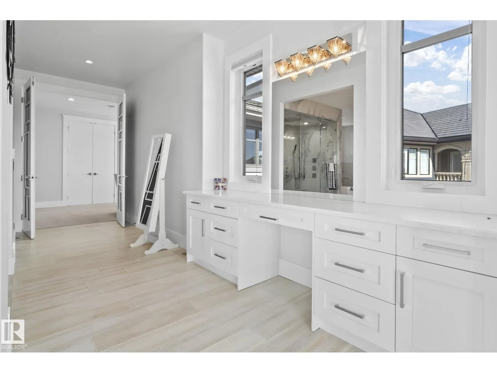 3652 WESTCLIFF WY SW