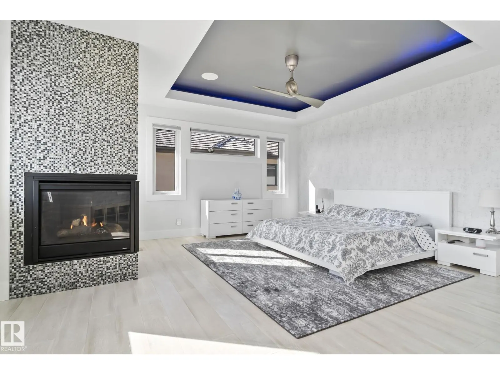 3652 WESTCLIFF WY SW