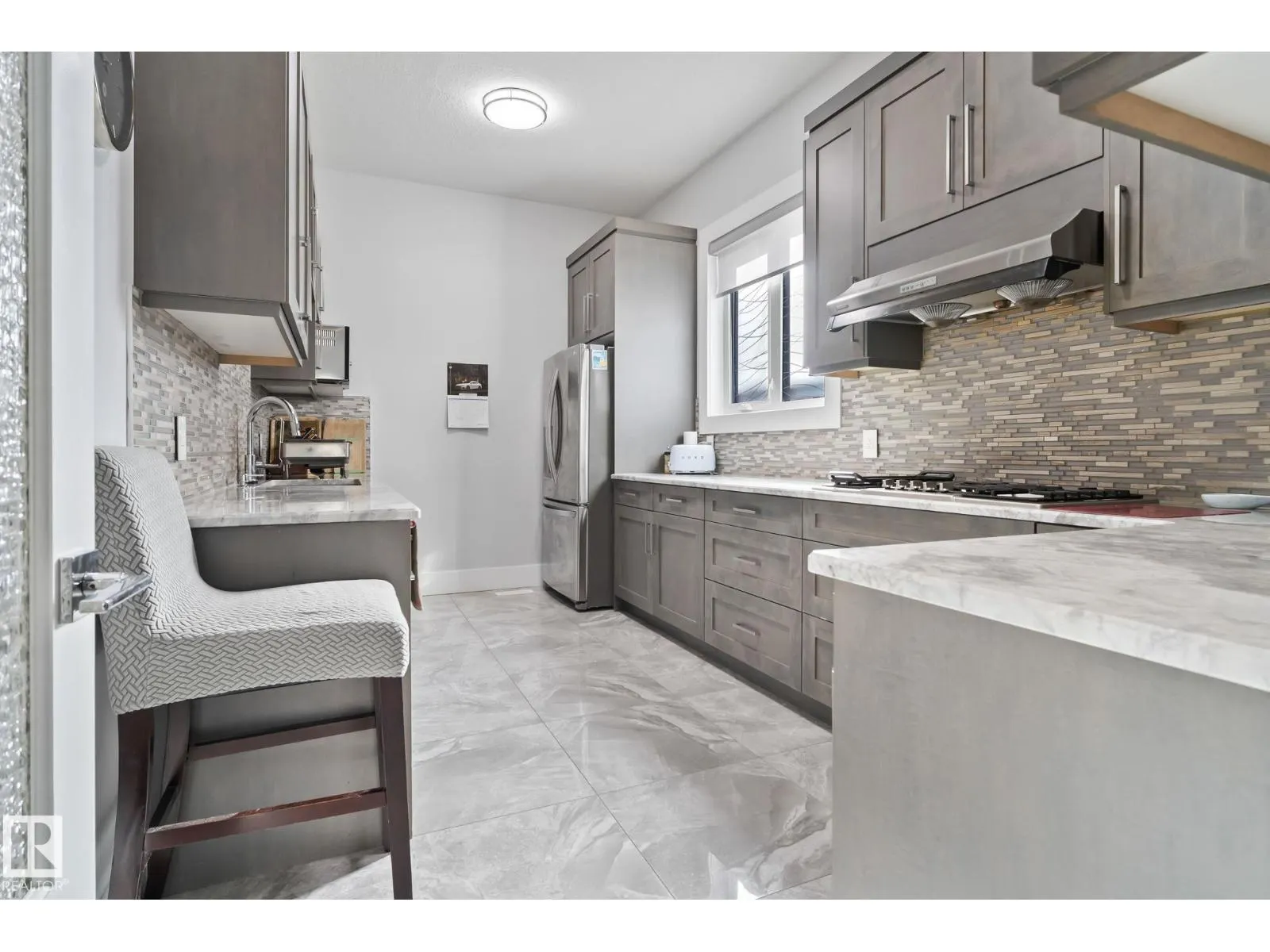3652 WESTCLIFF WY SW