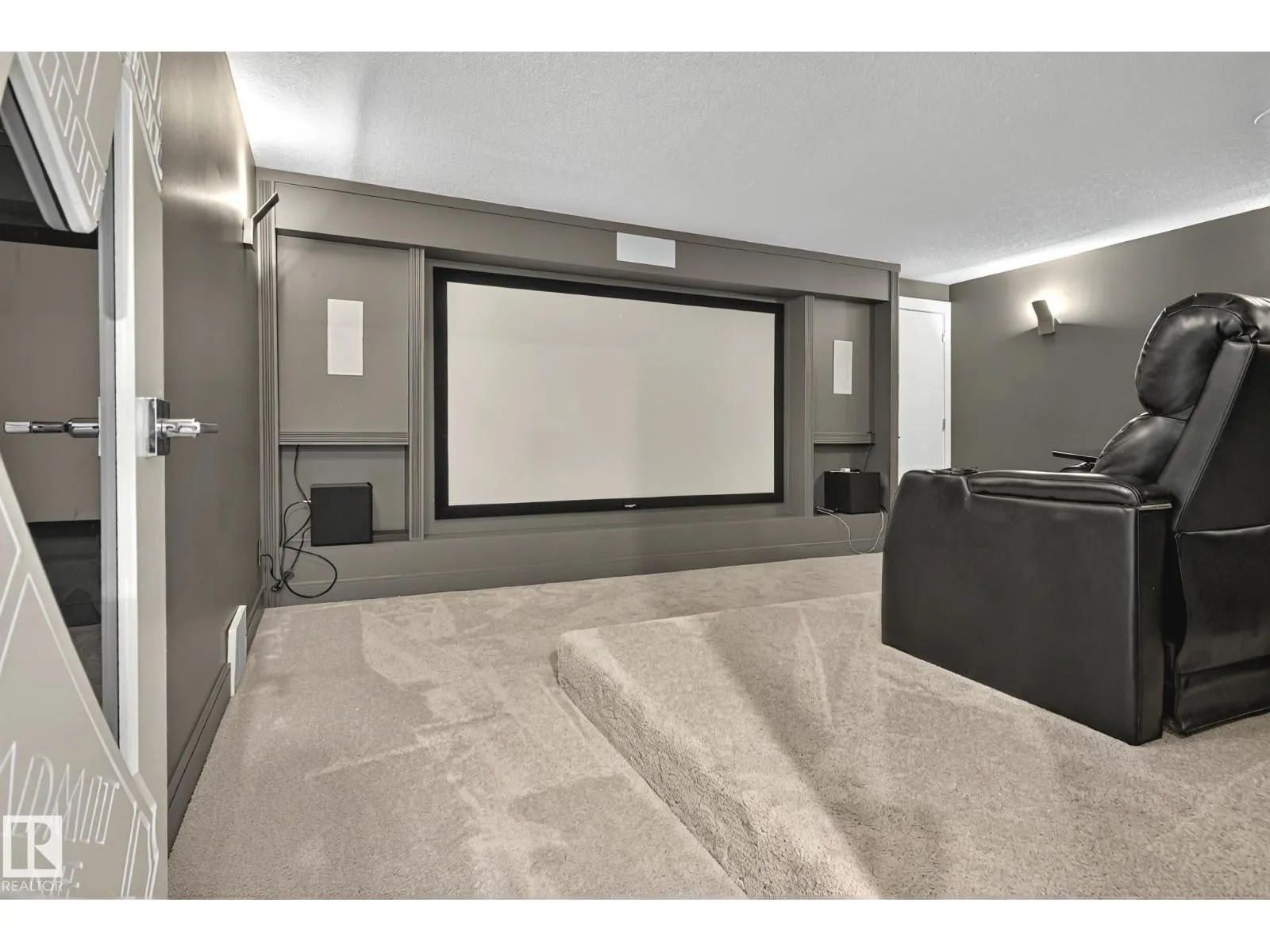 3652 WESTCLIFF WY SW