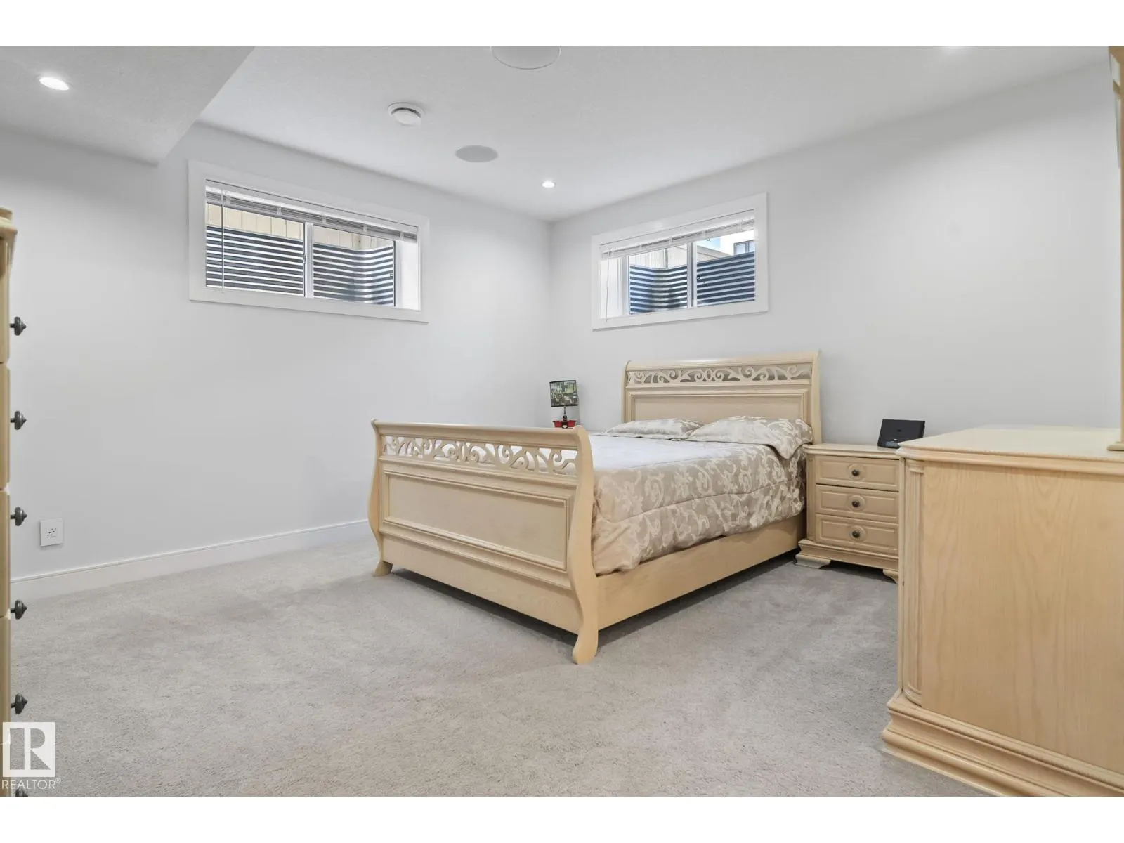 3652 WESTCLIFF WY SW