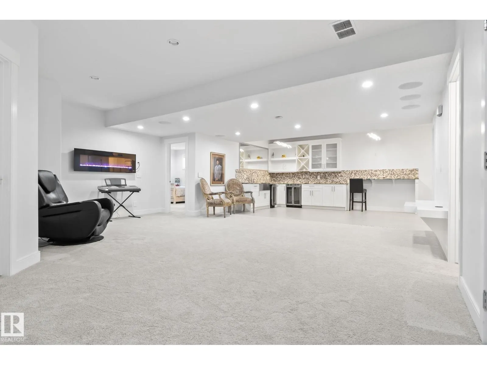 3652 WESTCLIFF WY SW