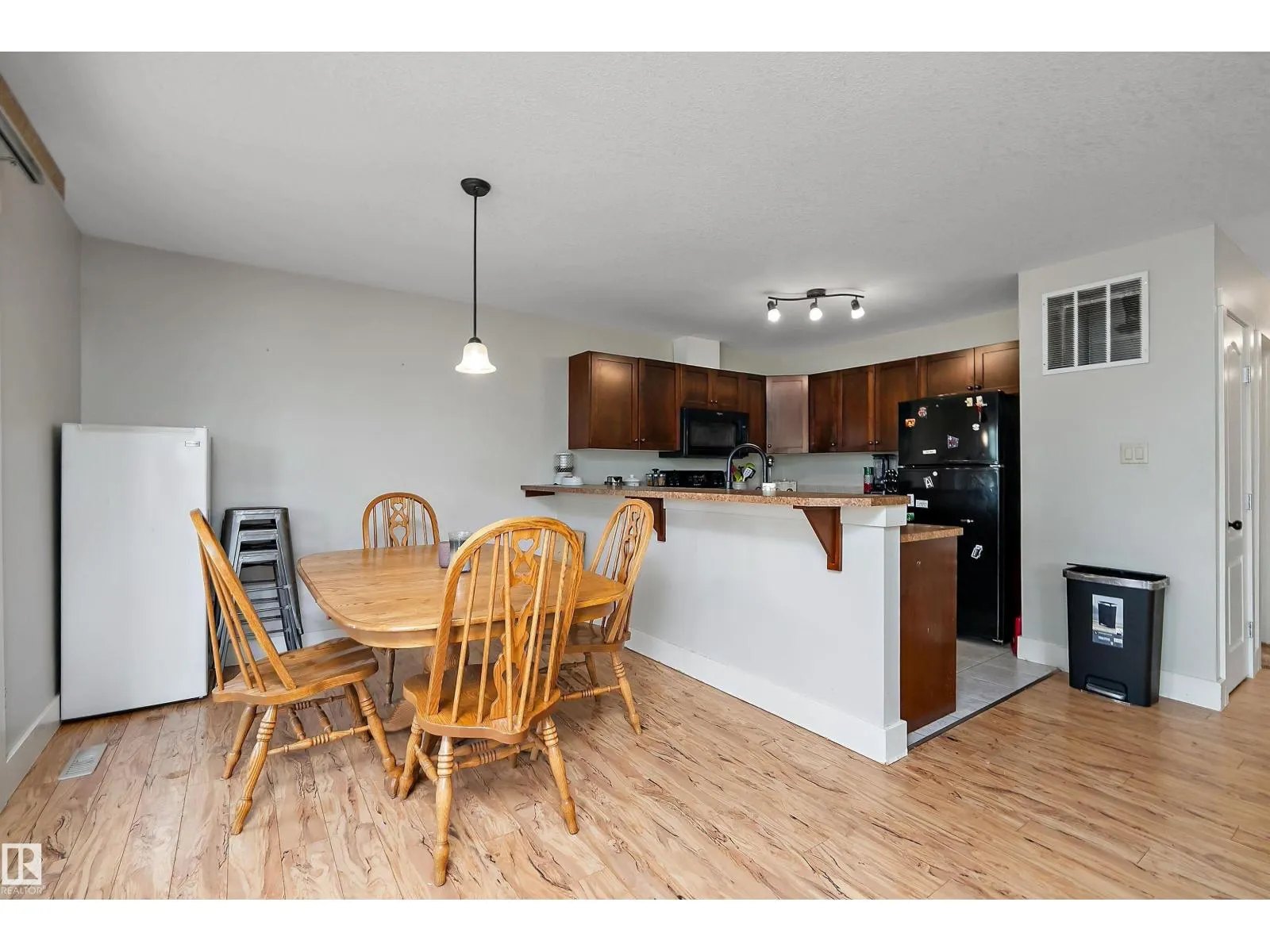 203 GRAYBRIAR GR