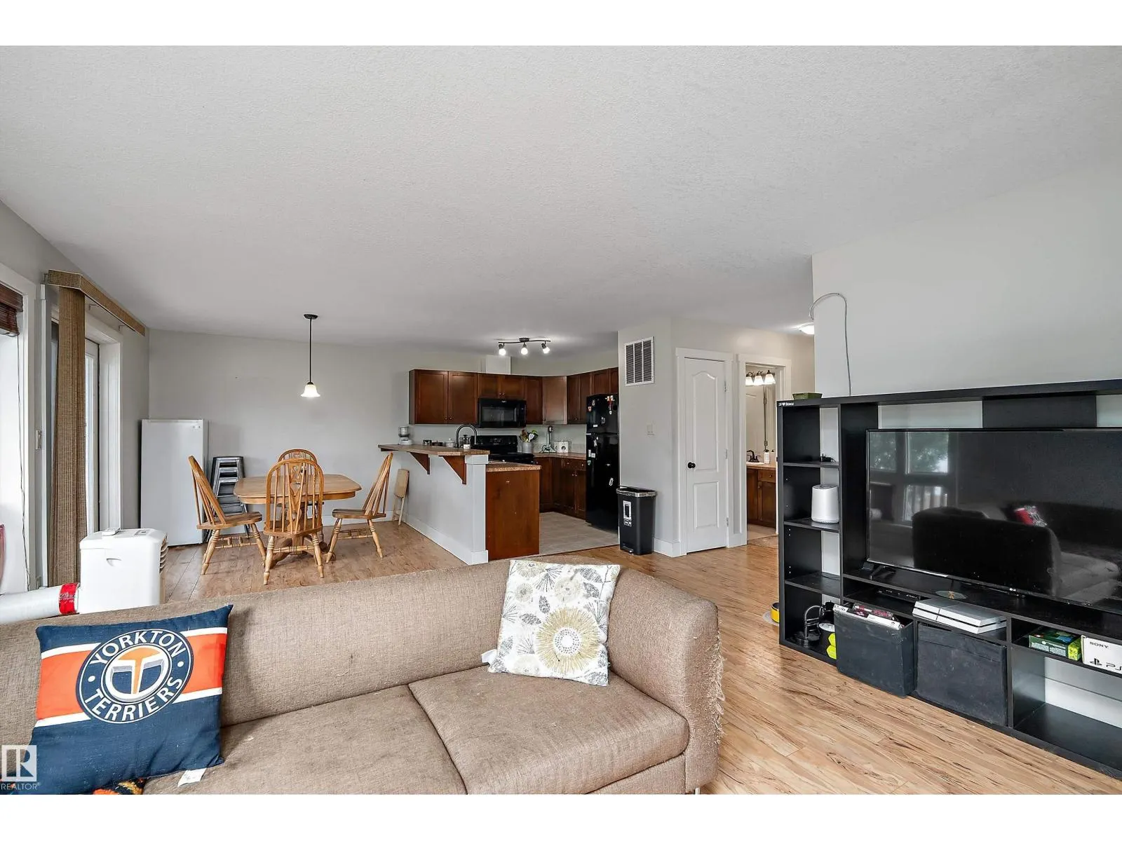 203 GRAYBRIAR GR