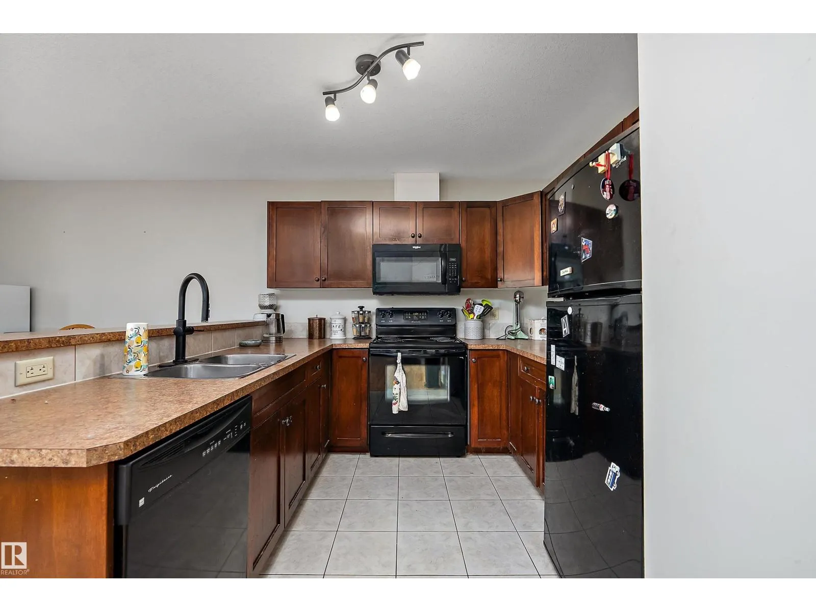 203 GRAYBRIAR GR