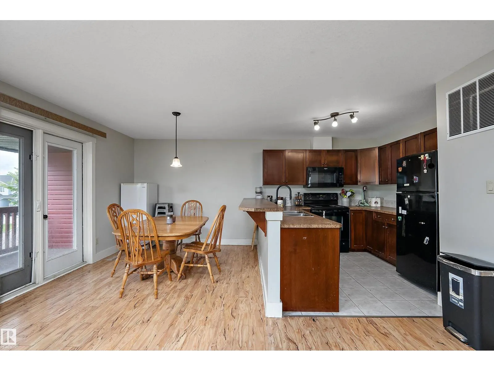 203 GRAYBRIAR GR