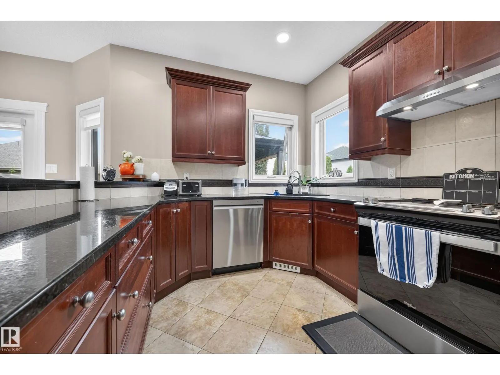 3006 Montrose BV