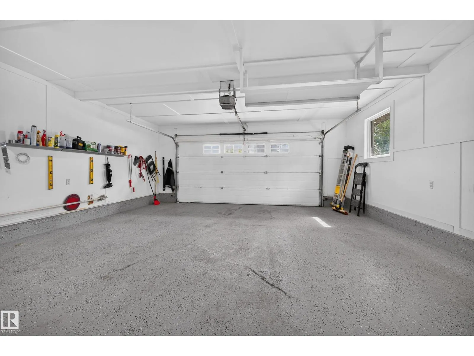 3006 Montrose BV