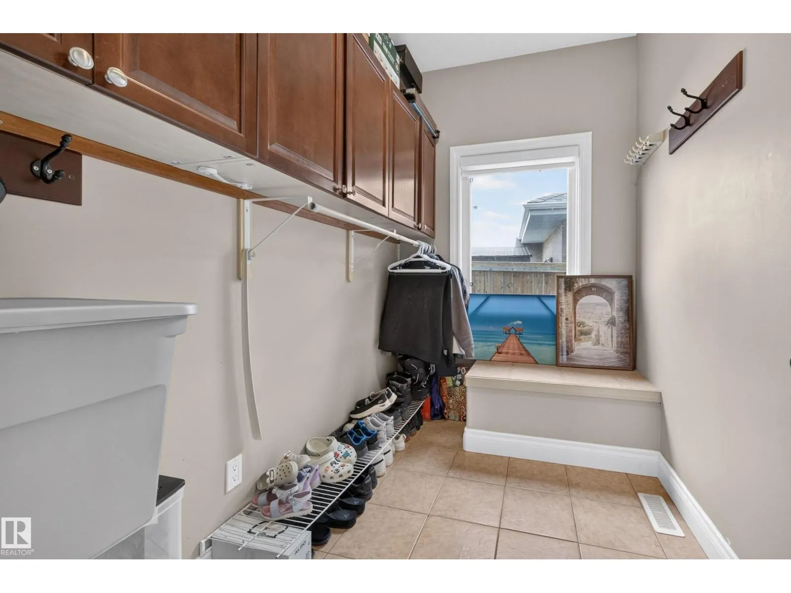 3006 Montrose BV