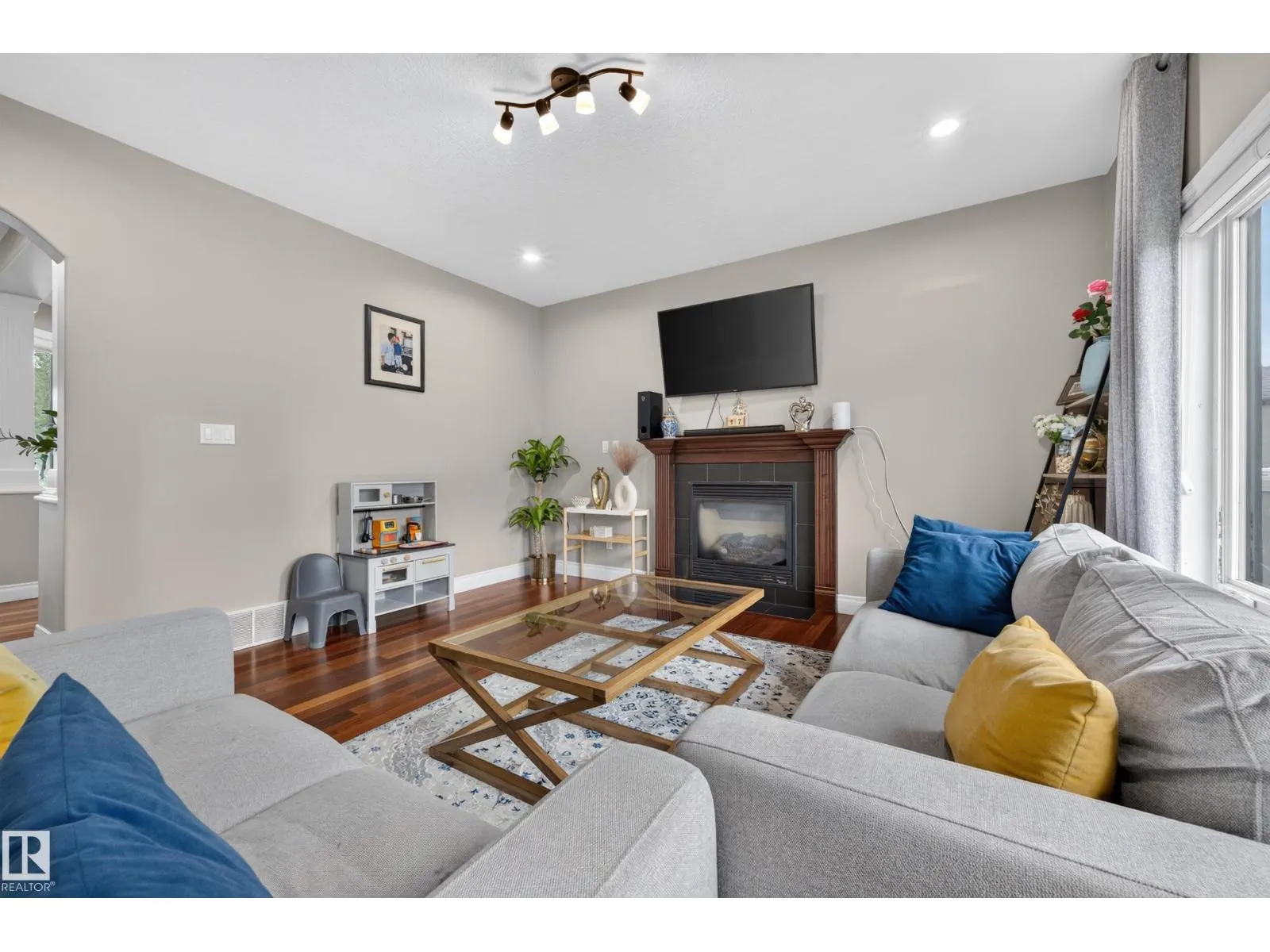 3006 Montrose BV