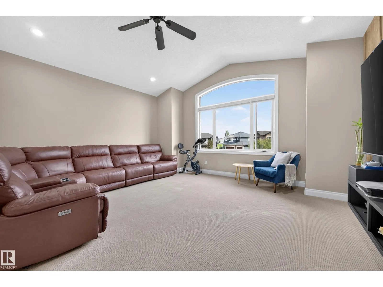 3006 Montrose BV