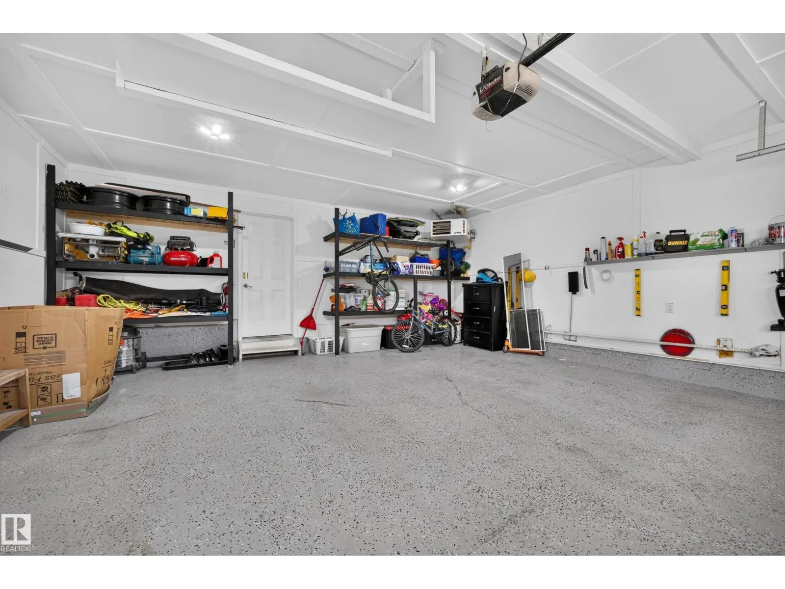 3006 Montrose BV