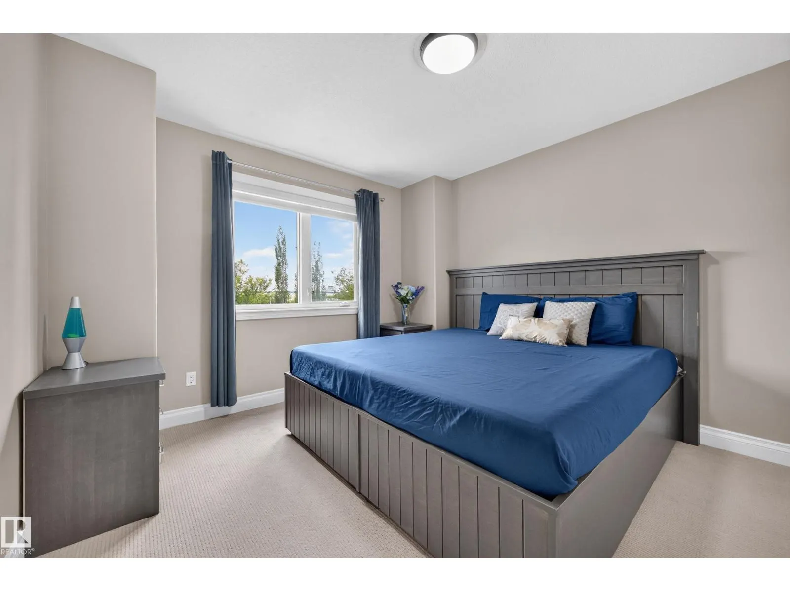 3006 Montrose BV
