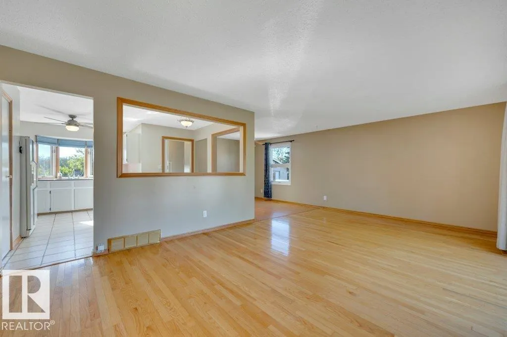3506 44 ST