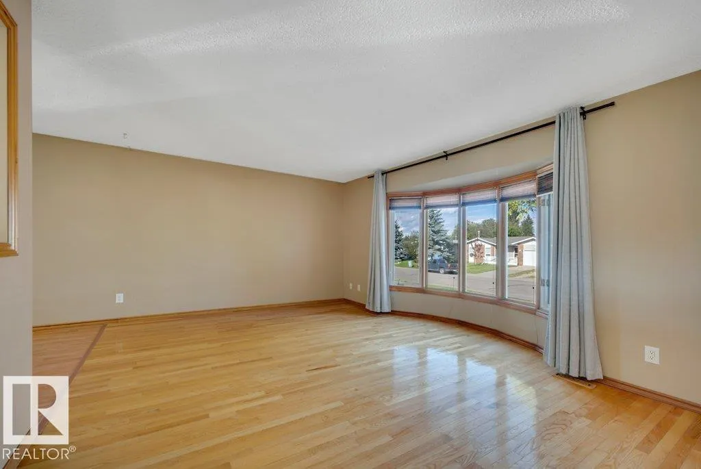 3506 44 ST