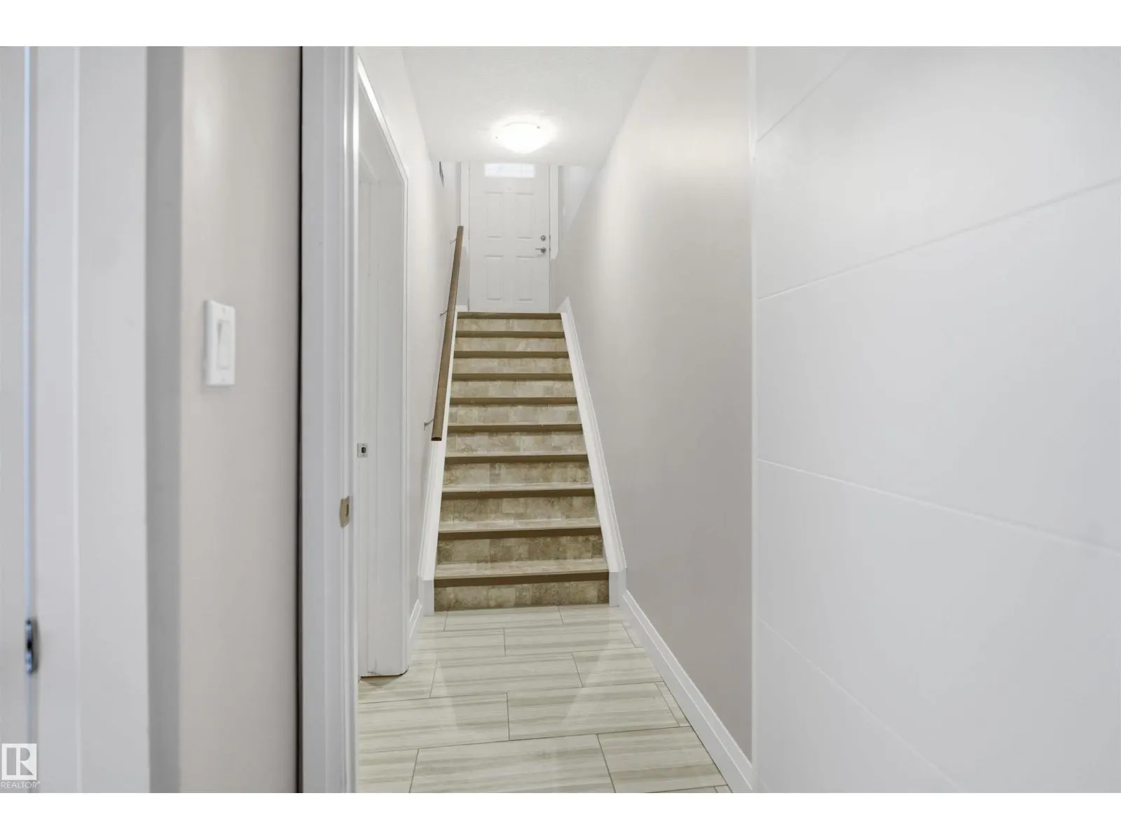 427 Windermere RD NW