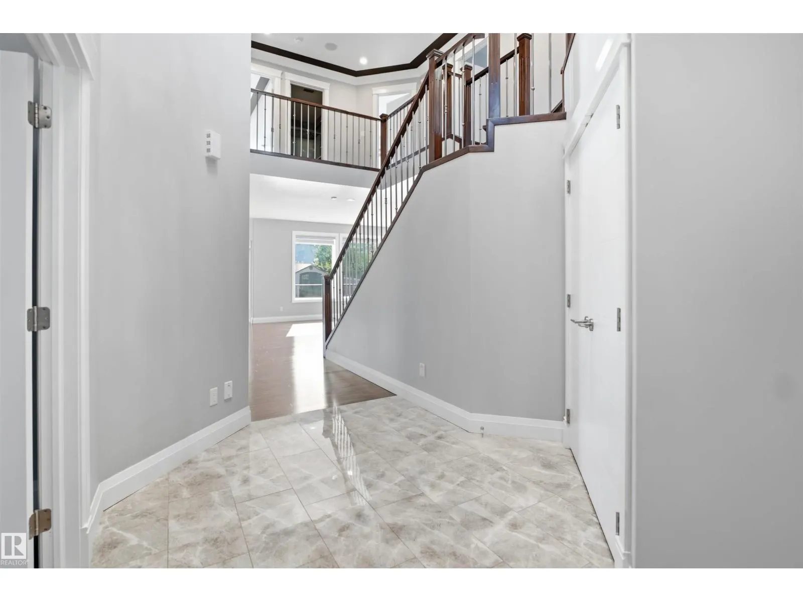 427 Windermere RD NW