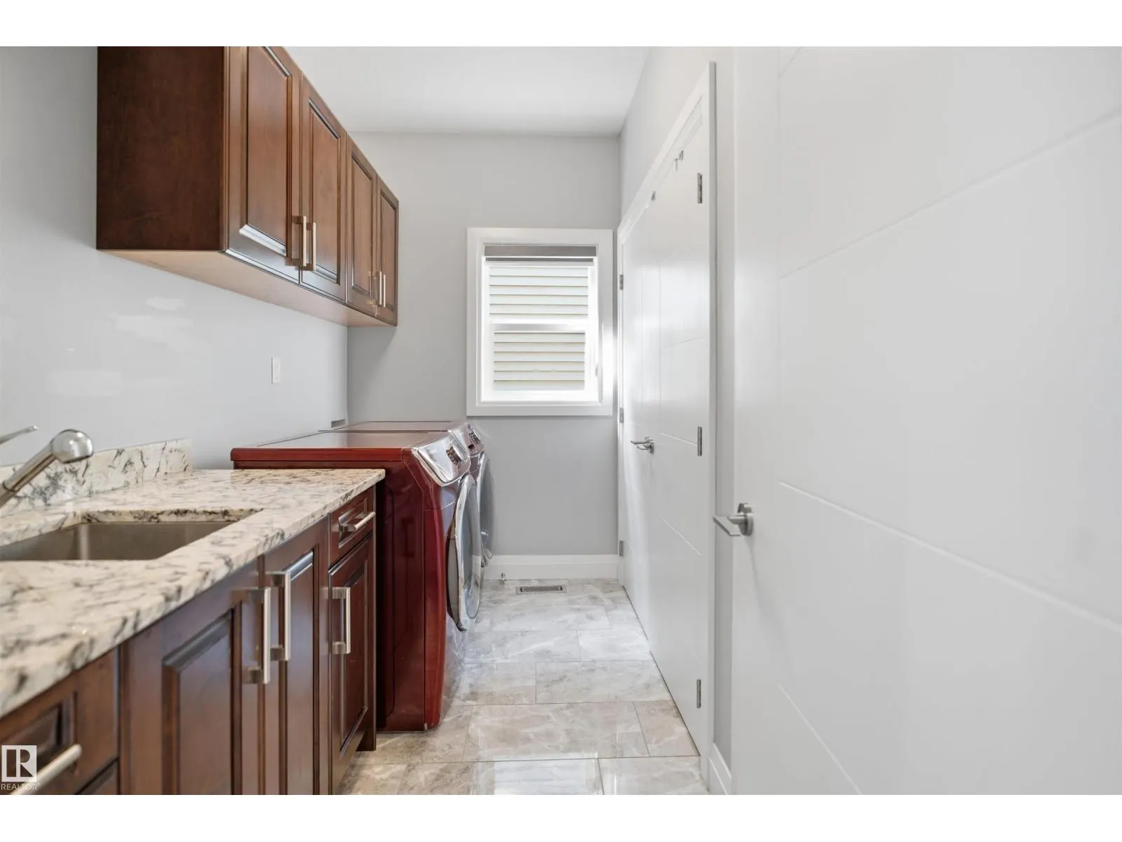 427 Windermere RD NW