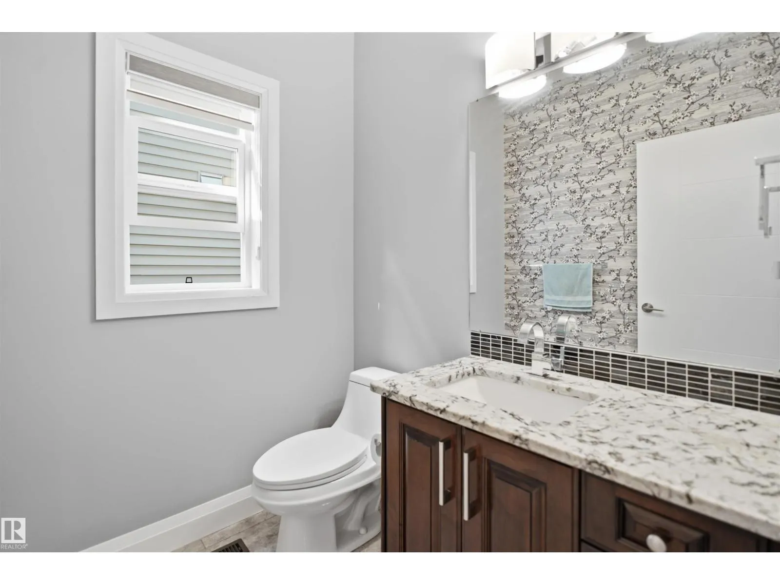 427 Windermere RD NW